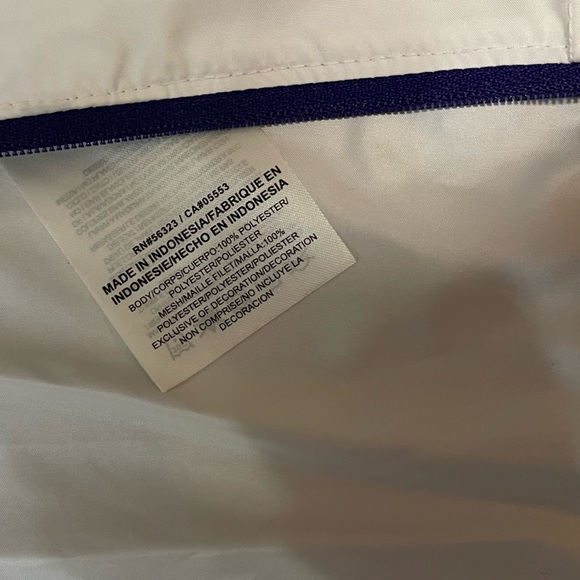 Nike - Picture 7 of 11